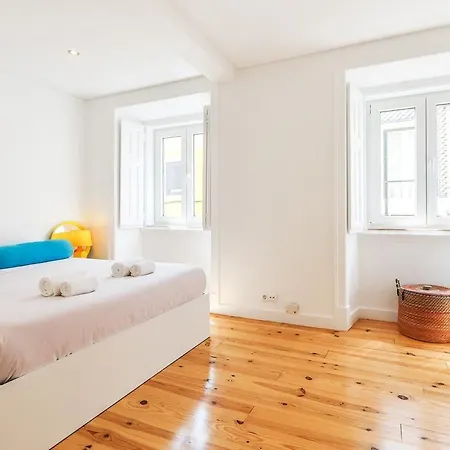 Campo De Ourique Modern Bright With Office Apartman Lisboa