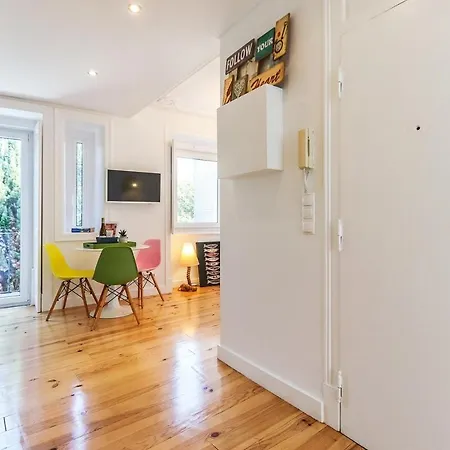 Campo De Ourique Modern Bright With Office Apartament
